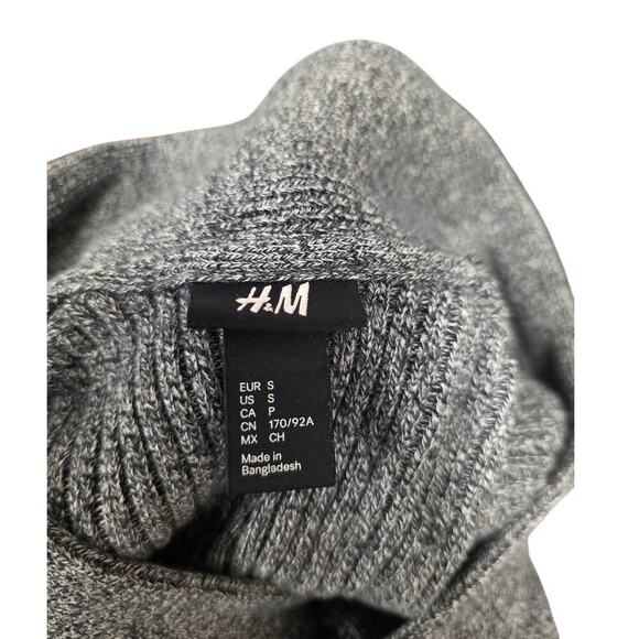 H&M Gray Shawl Collar Button Cardigan – Men’s Small with Front Pockets - Picture 3 of 5